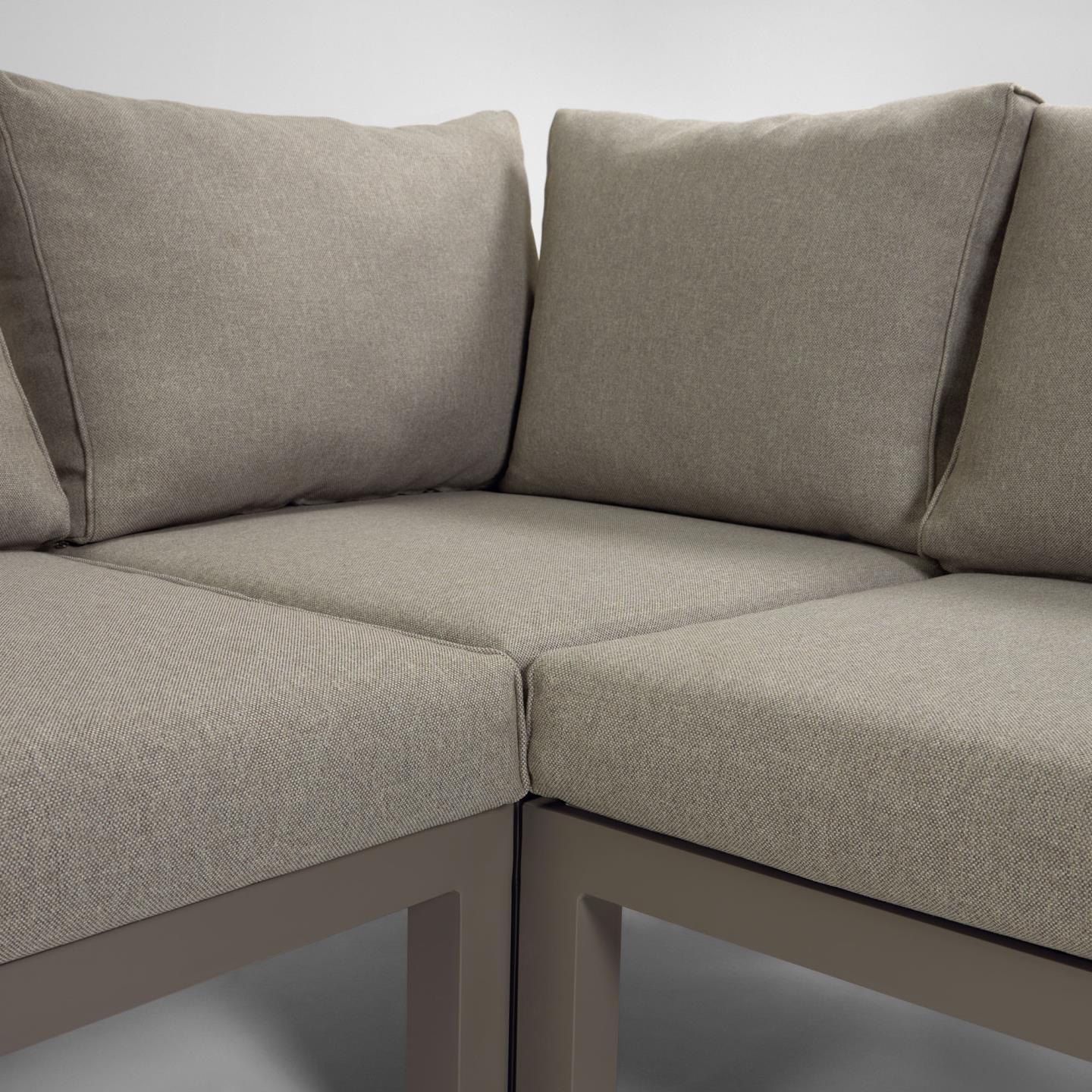 La Forma (ex Julia Grup) Модульный 5-местный угловой диван и стол Duka из коричневого алюминия