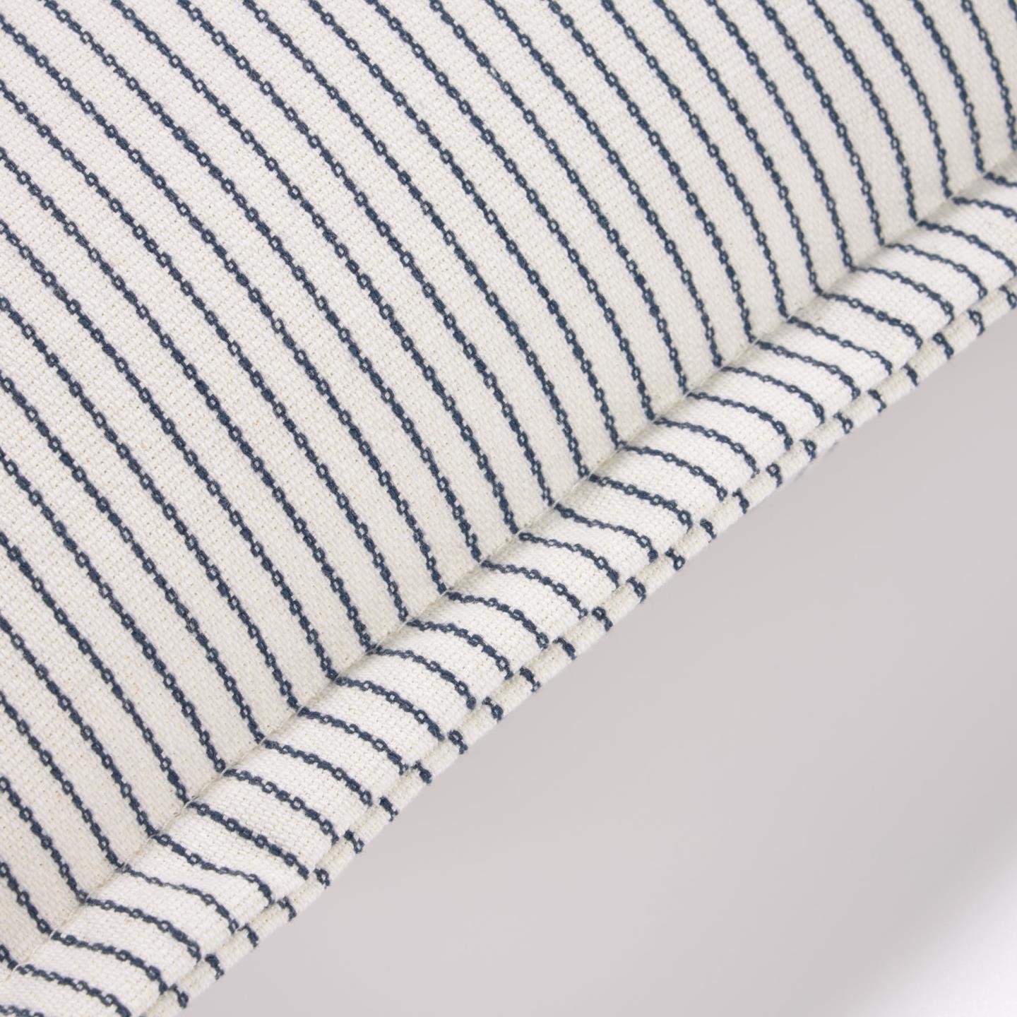 La Forma (ex Julia Grup) Чехол для подушки Aleria с белыми и серыми полосами 60 x 60 см